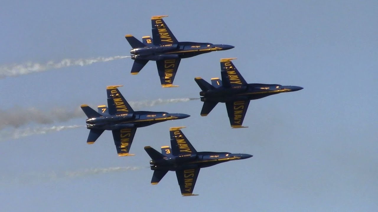 Blue Angels Legacy F-18 Hornet. Fleet Week San Francisco. Friday 2017. 60fps