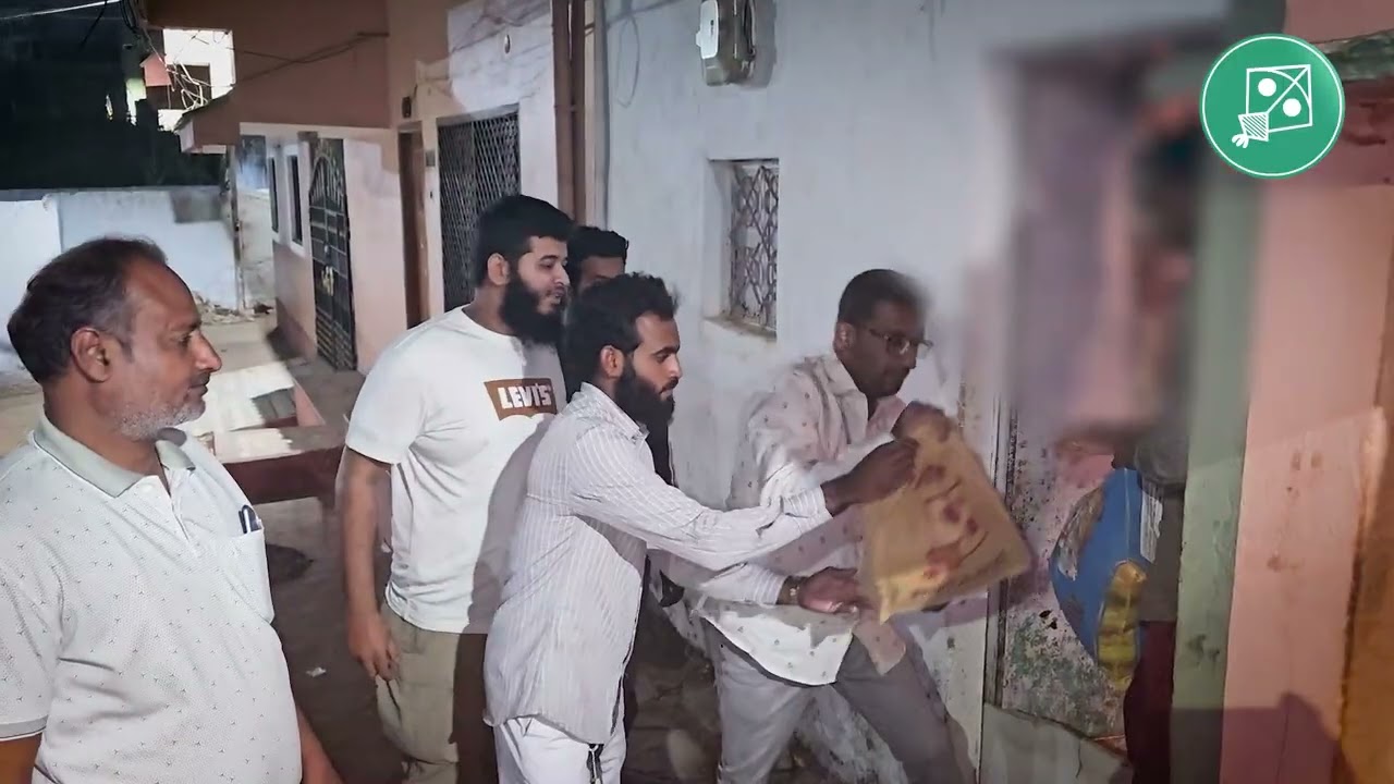 Hyderabad: Santosh Nagar Division mein AIMIM ki janib se zarurat-mando'n mein Ration Kits ki taqseem