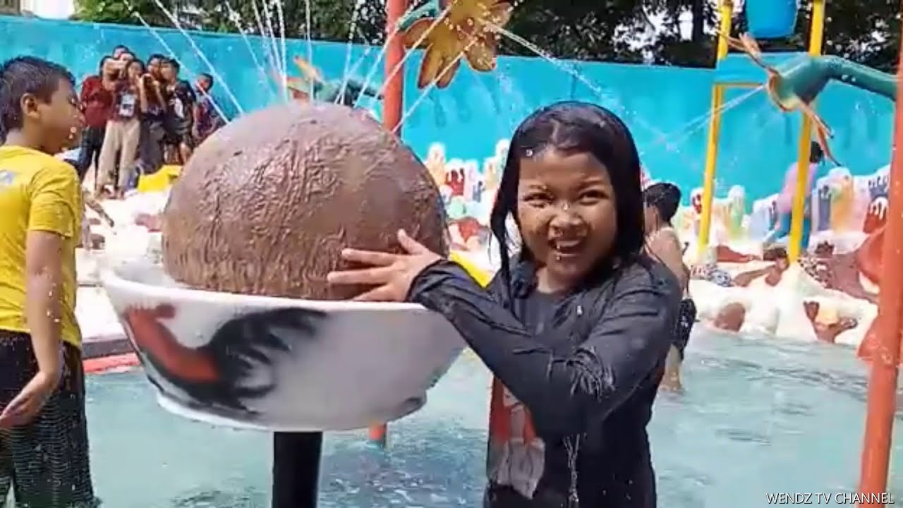 BERENANG DI KOLAM RENANG LATANSA DAWAGUNG RAJAPOLAH
