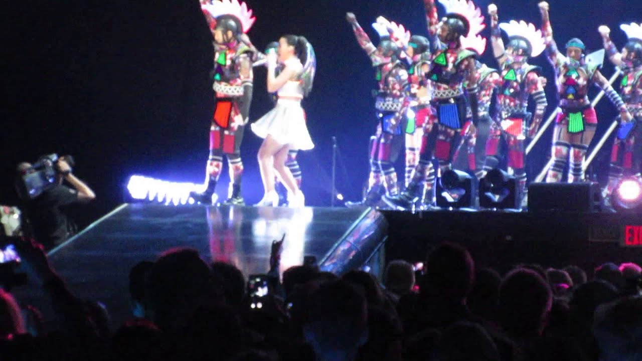 Katy Perry, Prismatic World Tour, Intro + Roar + Part of Me, Herning Denmark