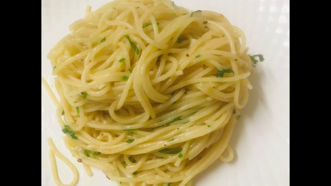 spaghetti with garlic,basil and olive oil. Easy spaghetti