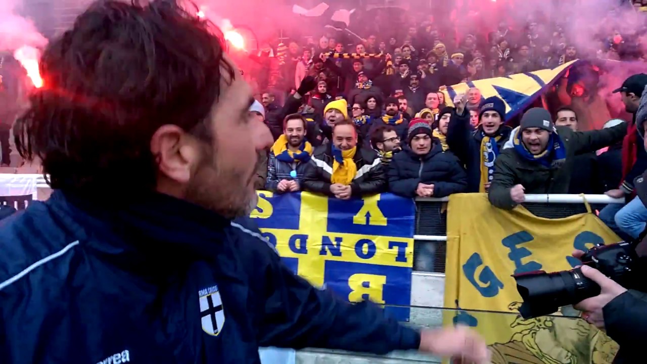 Rifinitura pre Reggiana-Parma coi tifosi crociati al Tardini (7 - congedo con foto)