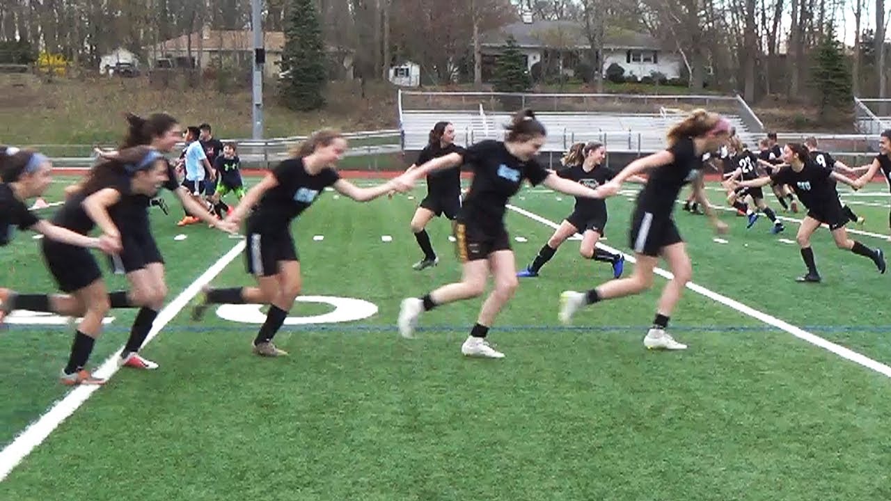 Chain Relay Game.