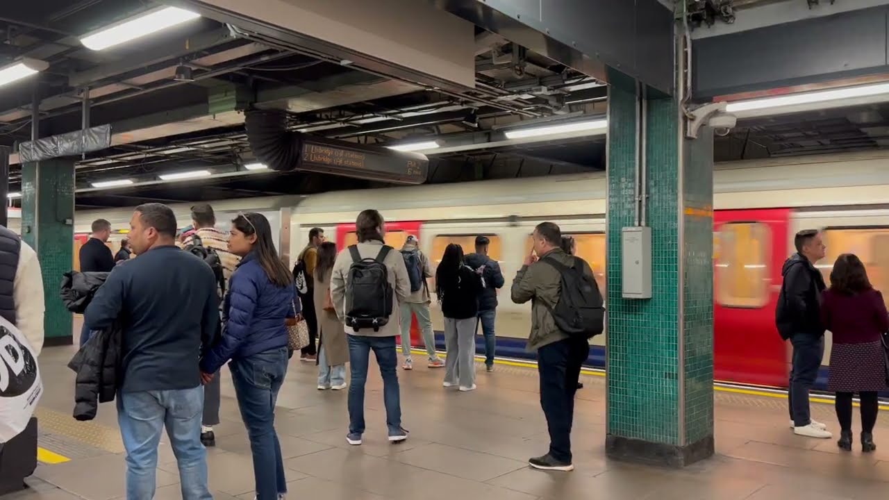 The disused track at Barbican and Moorgate, and what to do with it