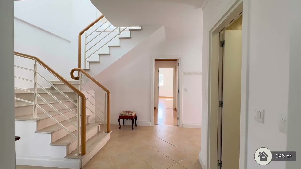 Moradia T6 - Urbaniza&ccedil;&atilde;o das Galeotas, Azeit&atilde;o. RE/MAX IDEAL PAX