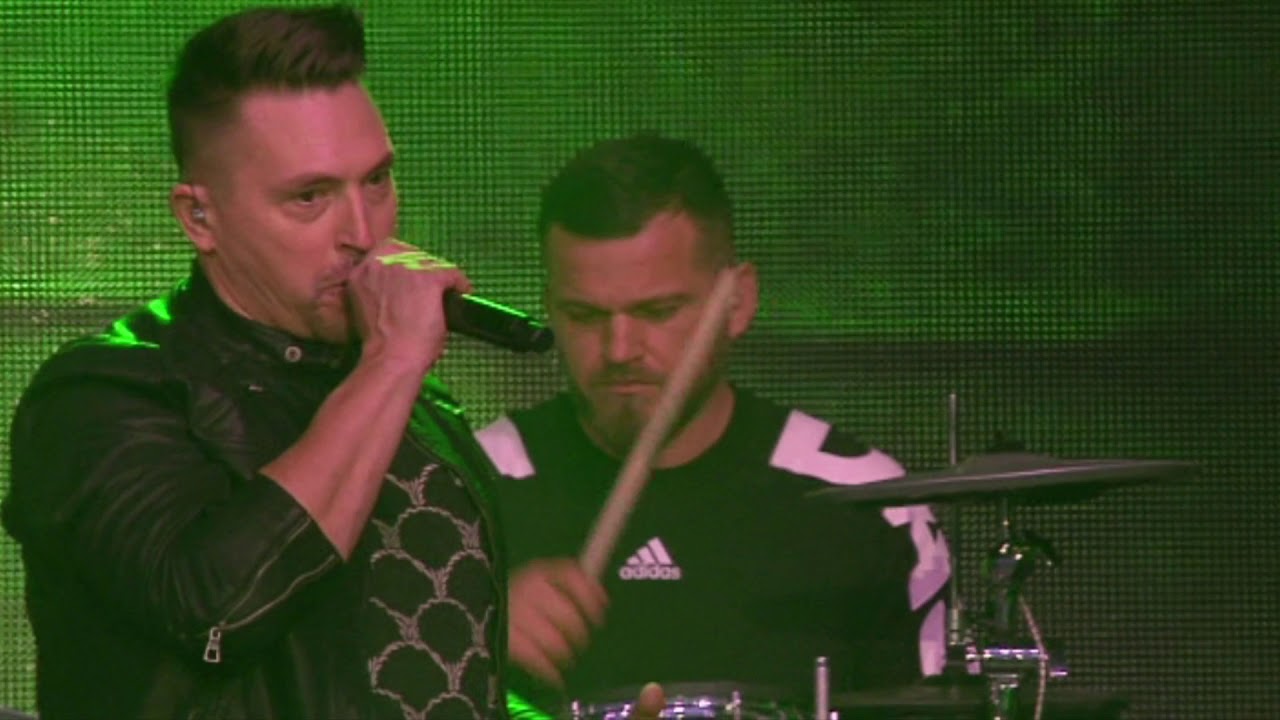 Ákos :-: A REMÉNY FIGYEL :-:  ( Aréna 2016  Szintirock )