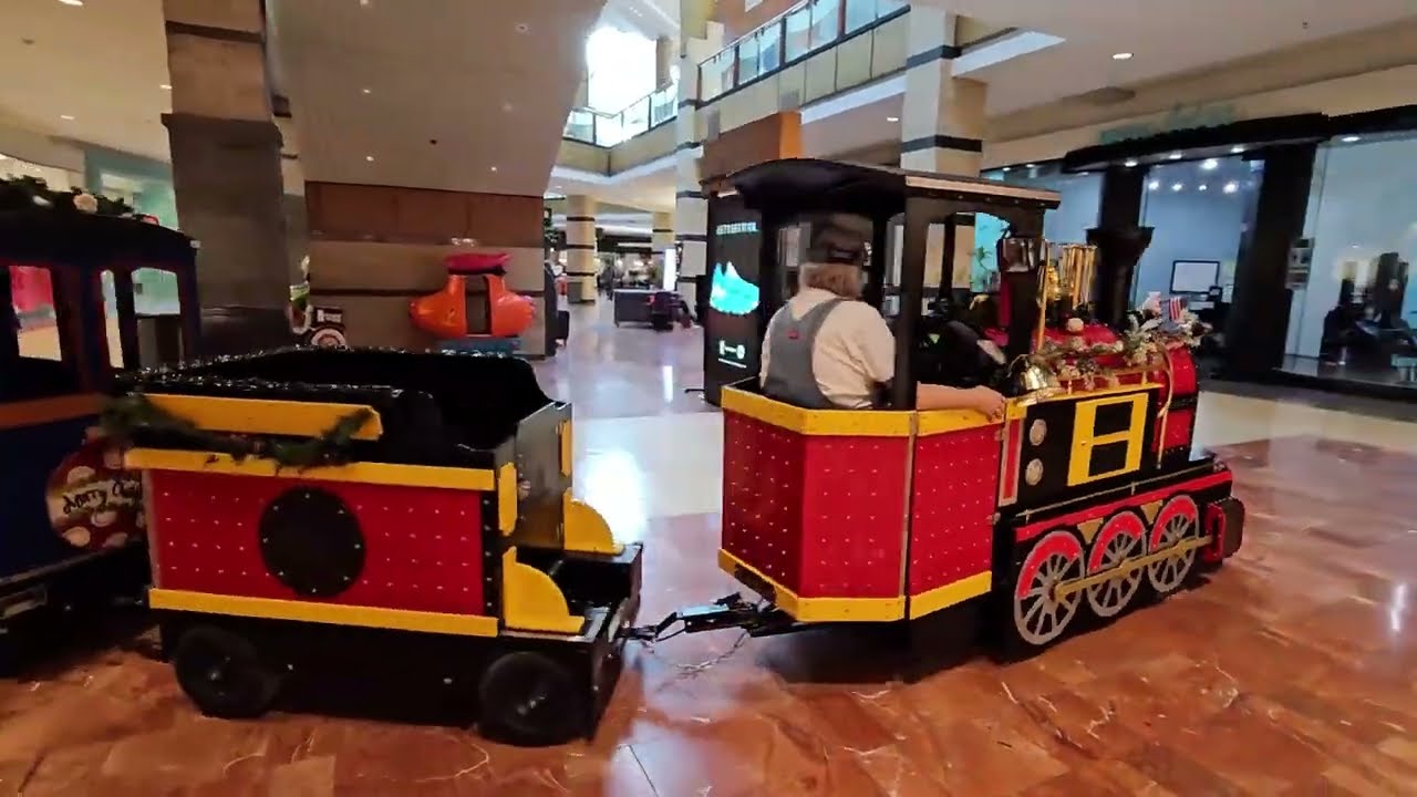 Christmas at West County Center Mall St  Louis