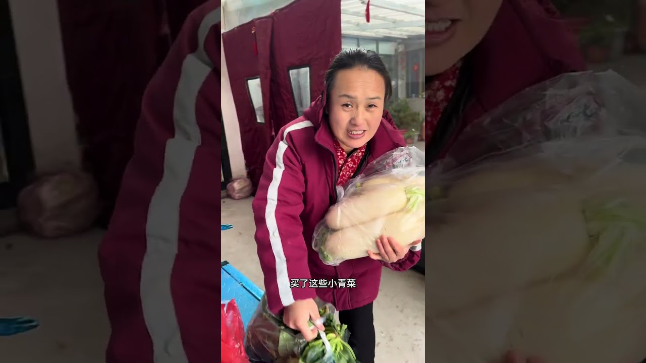 雪天出摊天虽寒冷但挡不住热情没想到大冷天这么受欢迎丸子 卖光光心里暖烘烘#我的乡村生活 #我的摆摊日记 #丸子汤