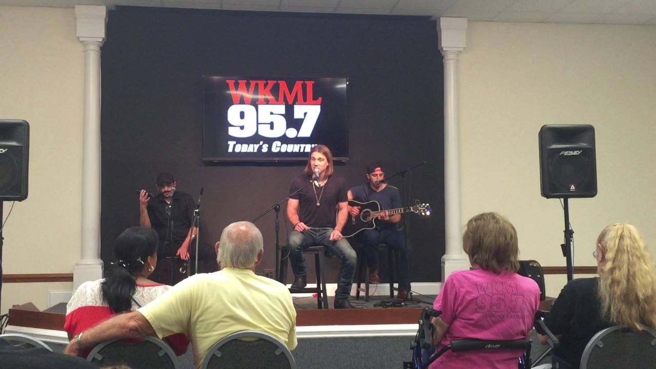Morgan Wallen - Stand Out