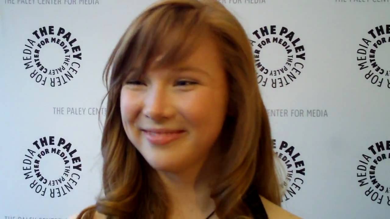Molly Quinn greets fans at Whedonopolis