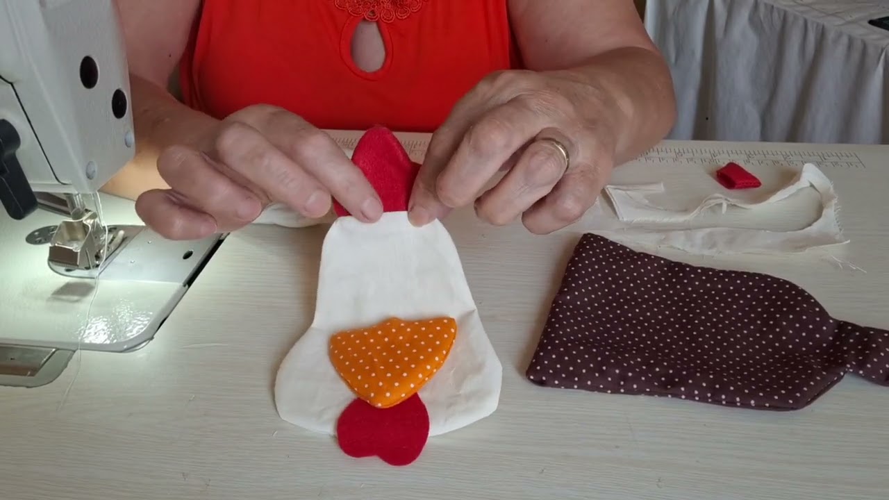 PUXA SACO GALINHA  COM MOLDE GRATUITO NA DESCRIÇÃO  DO VIDEO.
