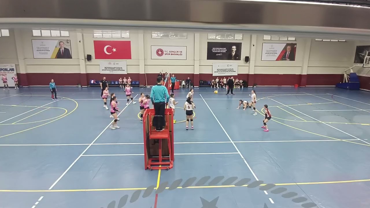 İtü küçük kızlar voleybol 