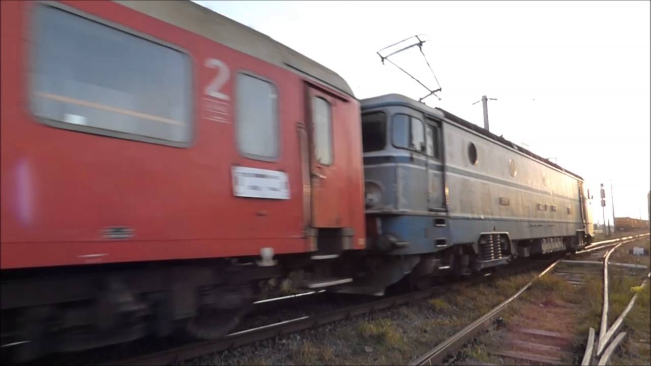 EA 068 cu R2343 in Gara Alba Iulia cu Mecanic de Treaba