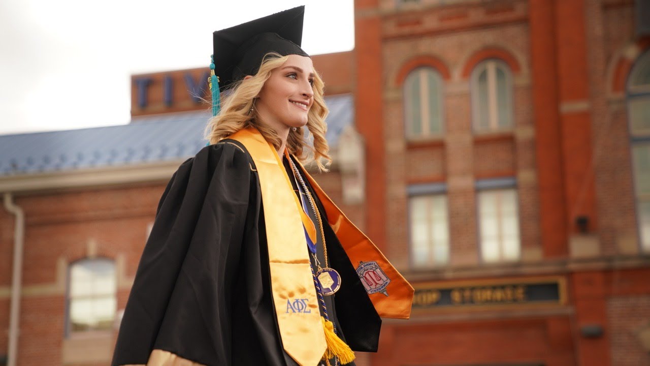 Spring 2021 Commencement: Cross The Quad 🎓🥳