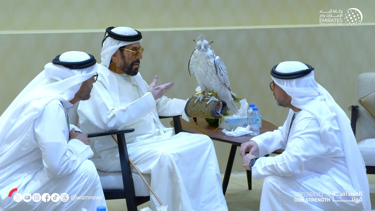 طحنون بن محمد يزور معرض أبوظبي للصيد والفروسية