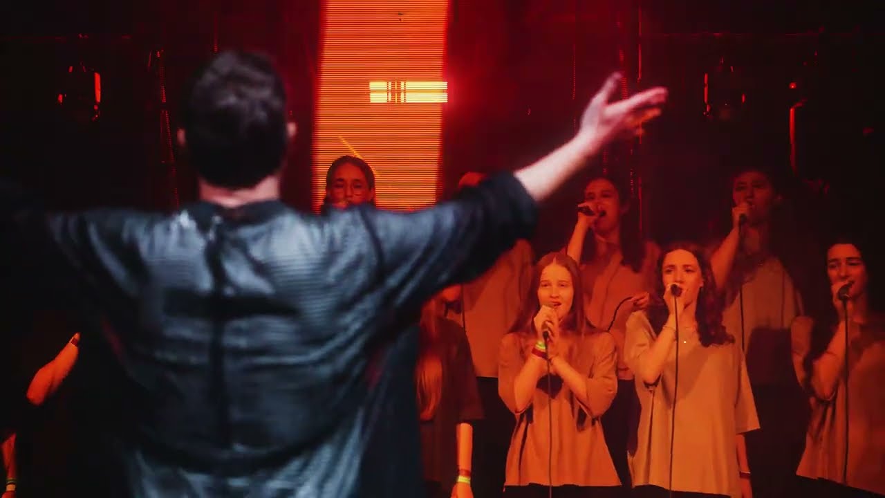 Omri Smadar ft. Nona Choir - Adama (Live)