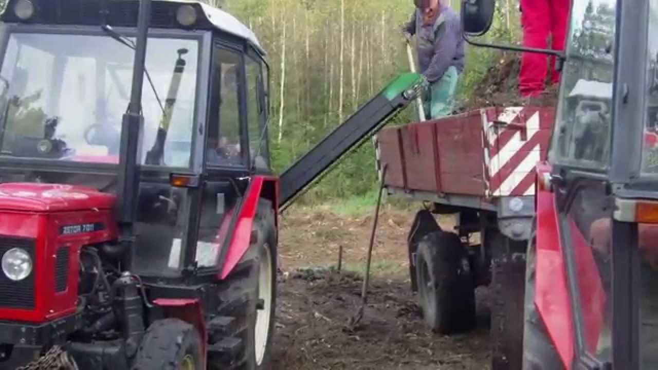 Špalíkovač s dopravníkem a Zetor  (nebo co)