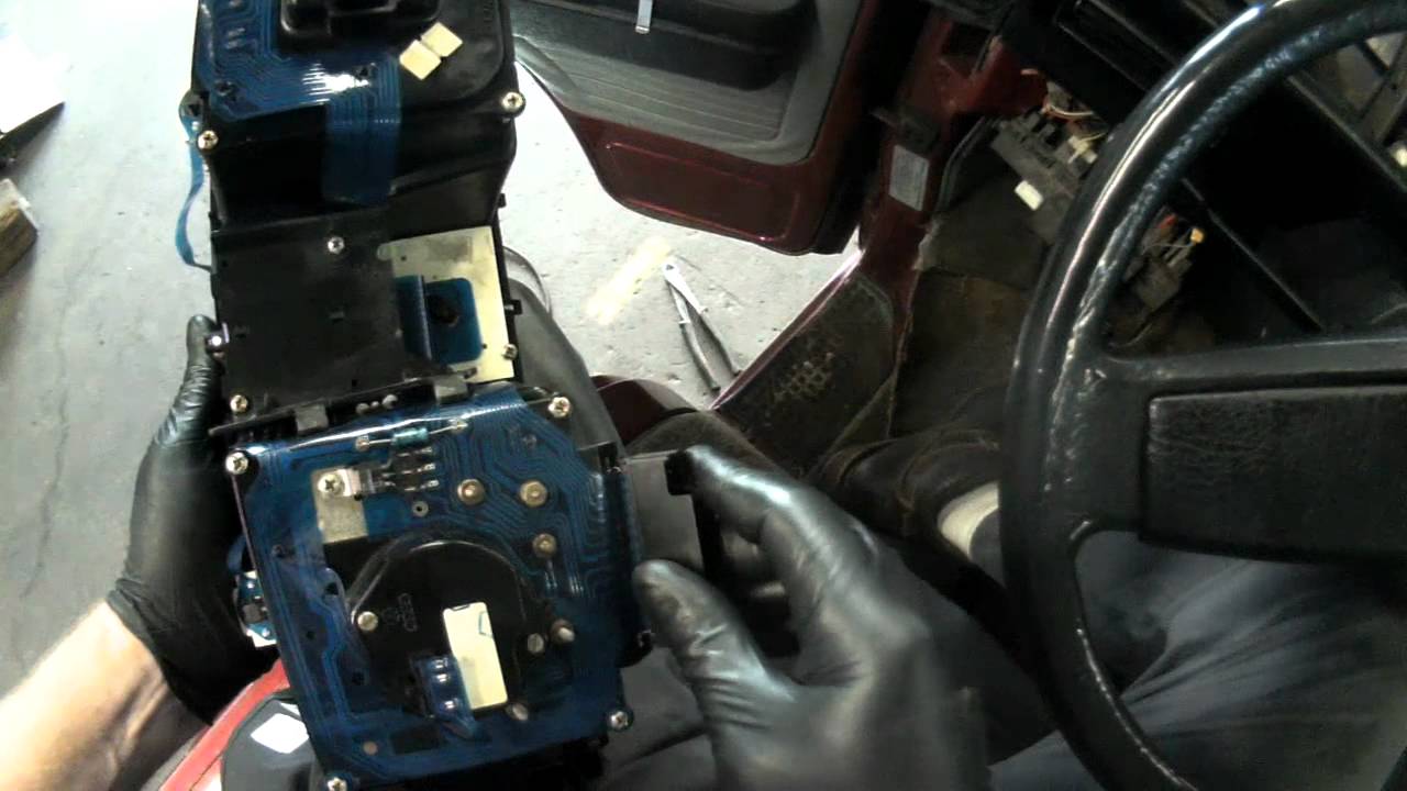 Vanagon Oil Pressure light blinking? Might need cleaning of the Printed Circuit contacts...