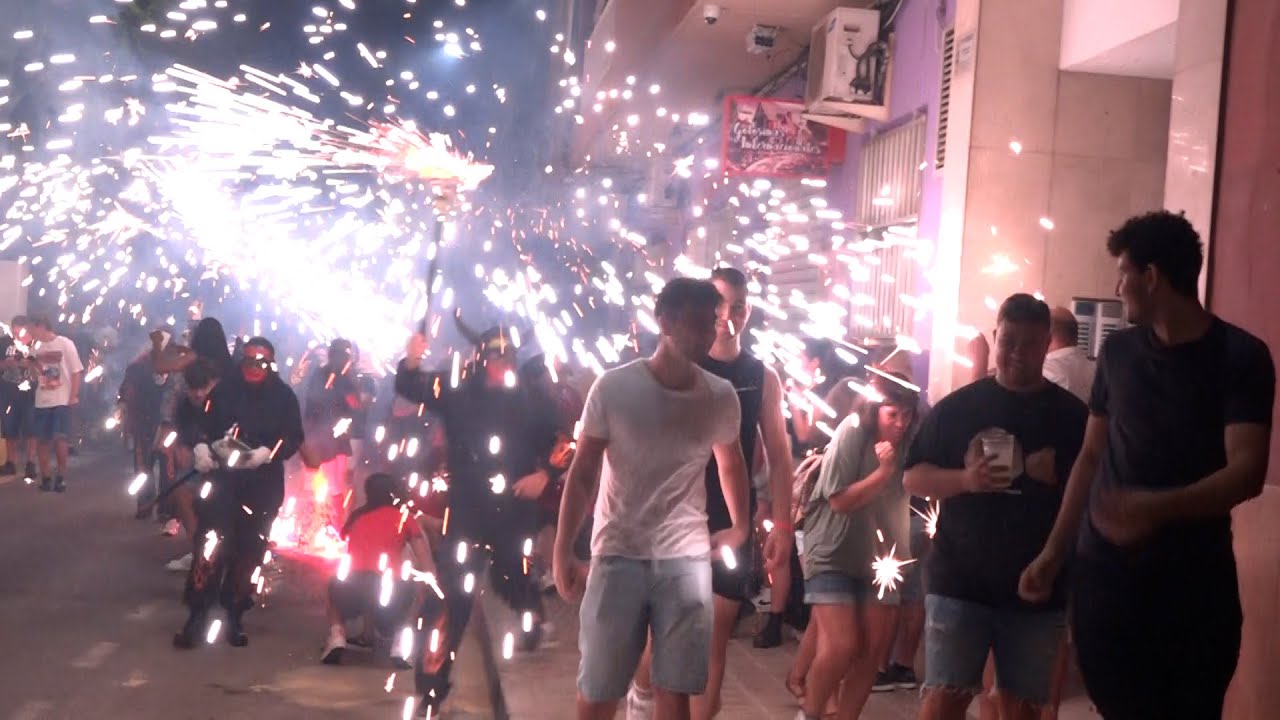 El clásico correfoc retorna a las fiestas populares de Mislata