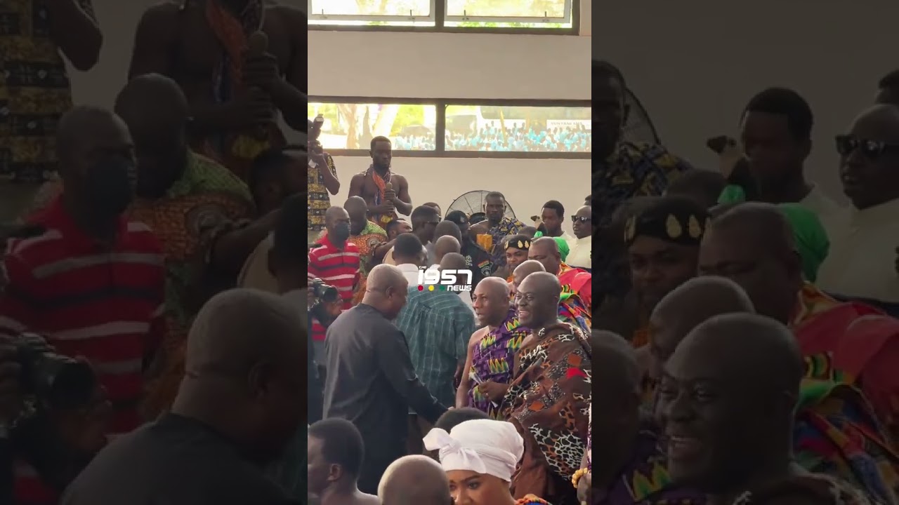 President Mahama exchanges pleasantries with the Bono Regional House of Chiefs