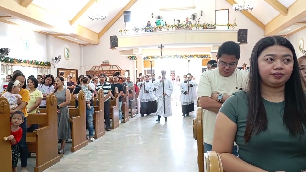 Gaudete Sunday (3rd Sunday of Advent) Entrace Procession Sto. Cristo Parish (Diocese of Tarlac)
