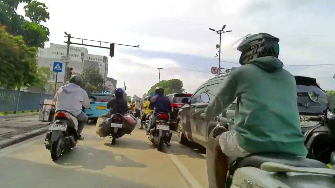 Bersepeda ke daerah senen 