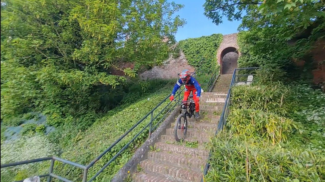 Urban downhill - ROYE