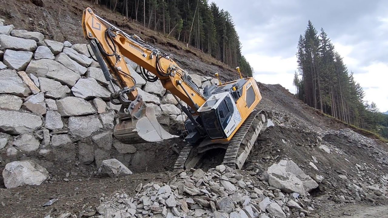 Liebherr R 945 G8 VA - Natursteinmauer - under construction / mittendrin statt nur dabei [ 1 : 3 ]