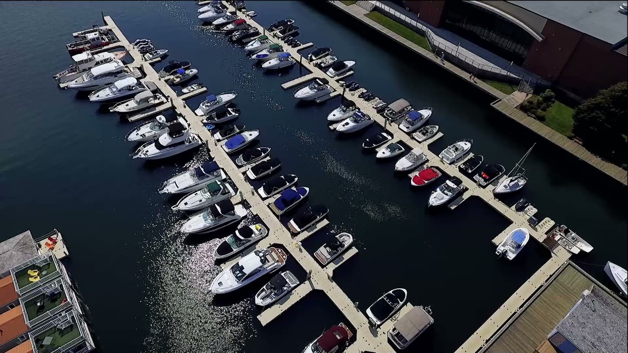 Peakes Quai Marina