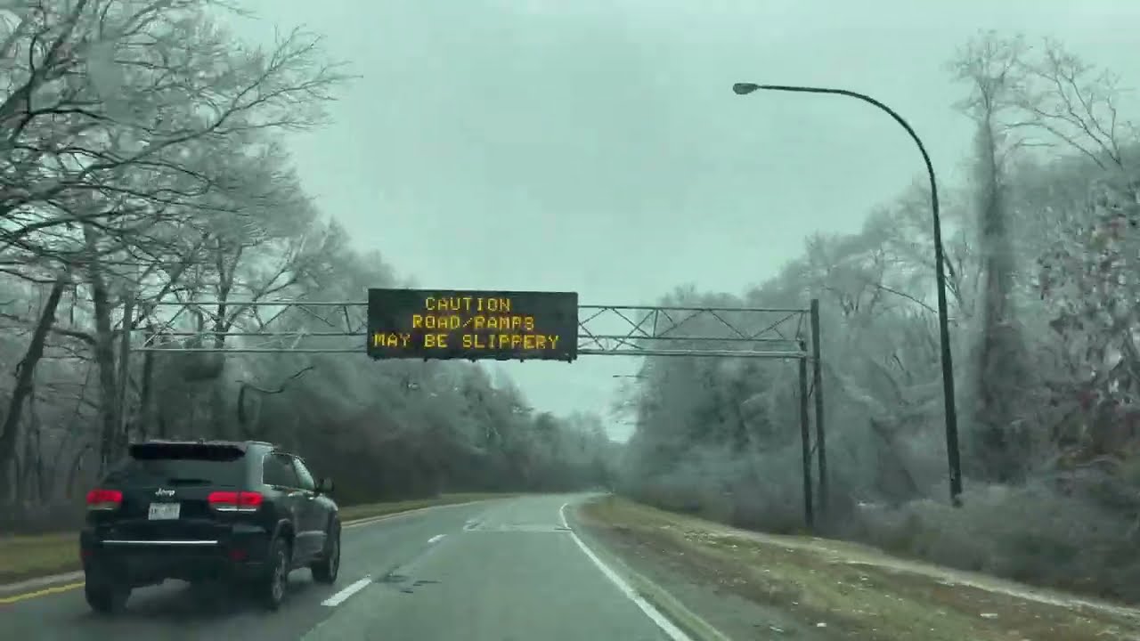 DRIVING BY JERICHO TURNPIKE, LONG ISLAND EXPRESSWAY , NEW YORK, WINTER 2022, 4K/60.