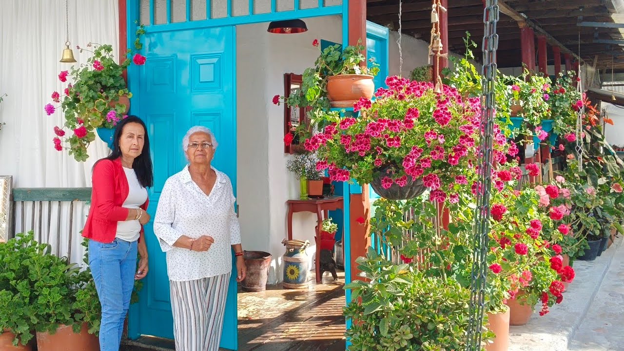 El jardín de Doña Nuvia ,  una ola de colores en  Colombia, Quindío.