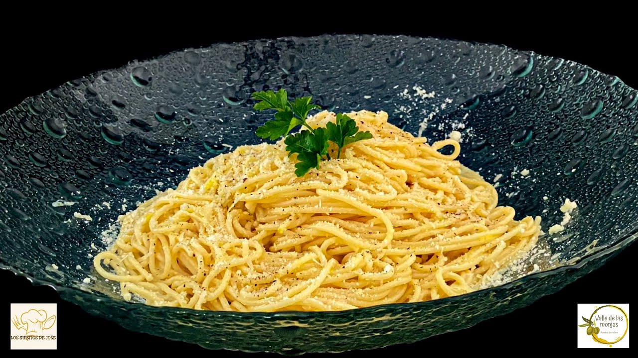 ESPAGUETIS CACIO E PEPE. (Pimienta y queso Pecorino) con Aceite Arbequina Finca Valle de las Monjas.