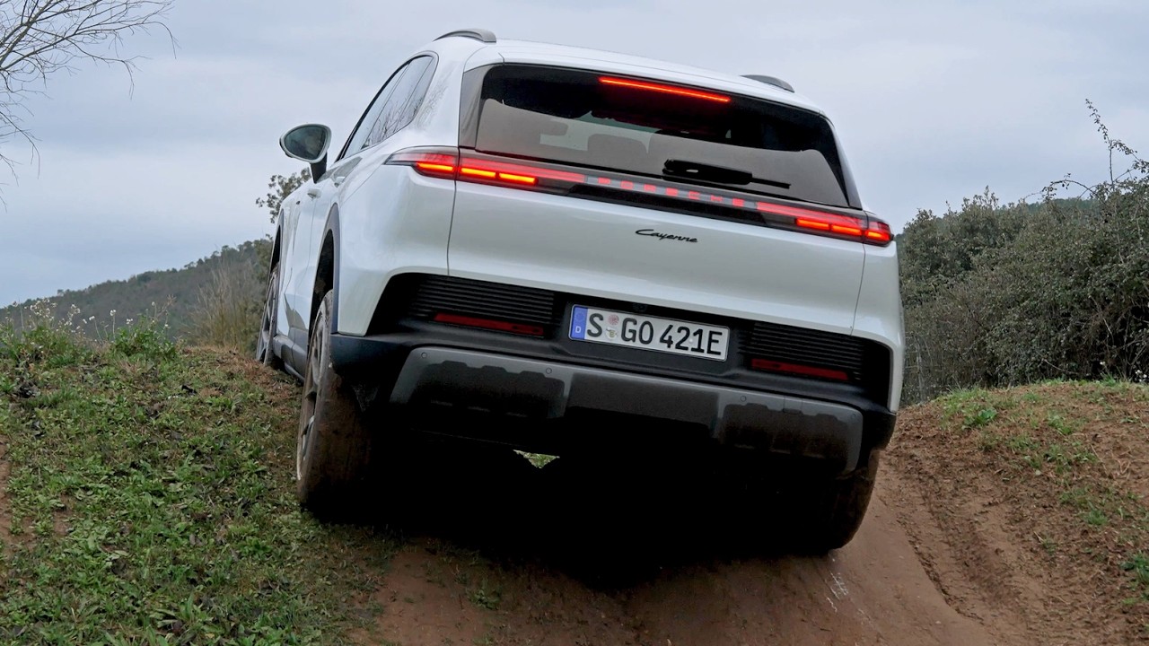 2026 Porsche Cayenne Electric | OFF-ROAD Demonstration