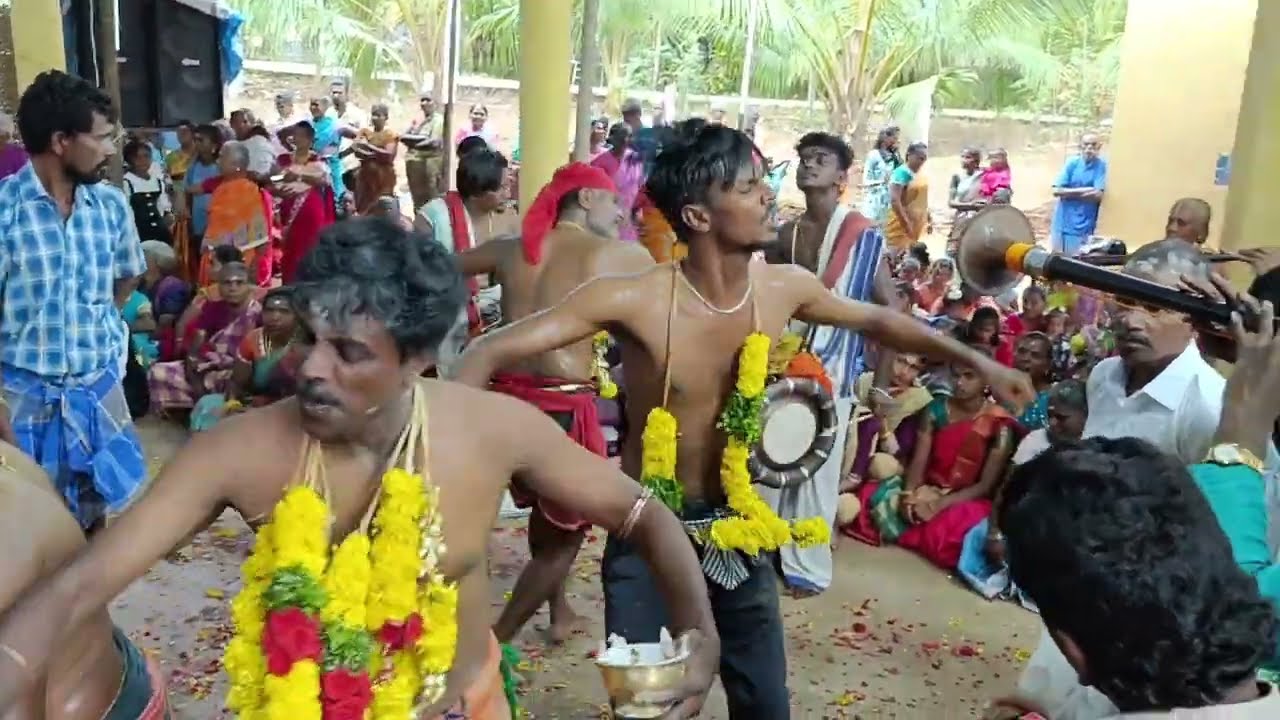 சக்தியான முப்புடாதி உன் அருளாட்டம் காண கண்கோடி வேண்டும் கலக்கலான வல்லம் மாரியம்மாள் ஆட்டபந்தி 