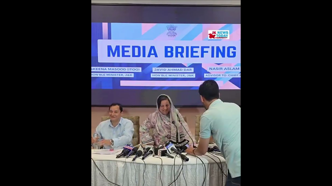 Media mikes make Sakina to request space for her file | JK News Today