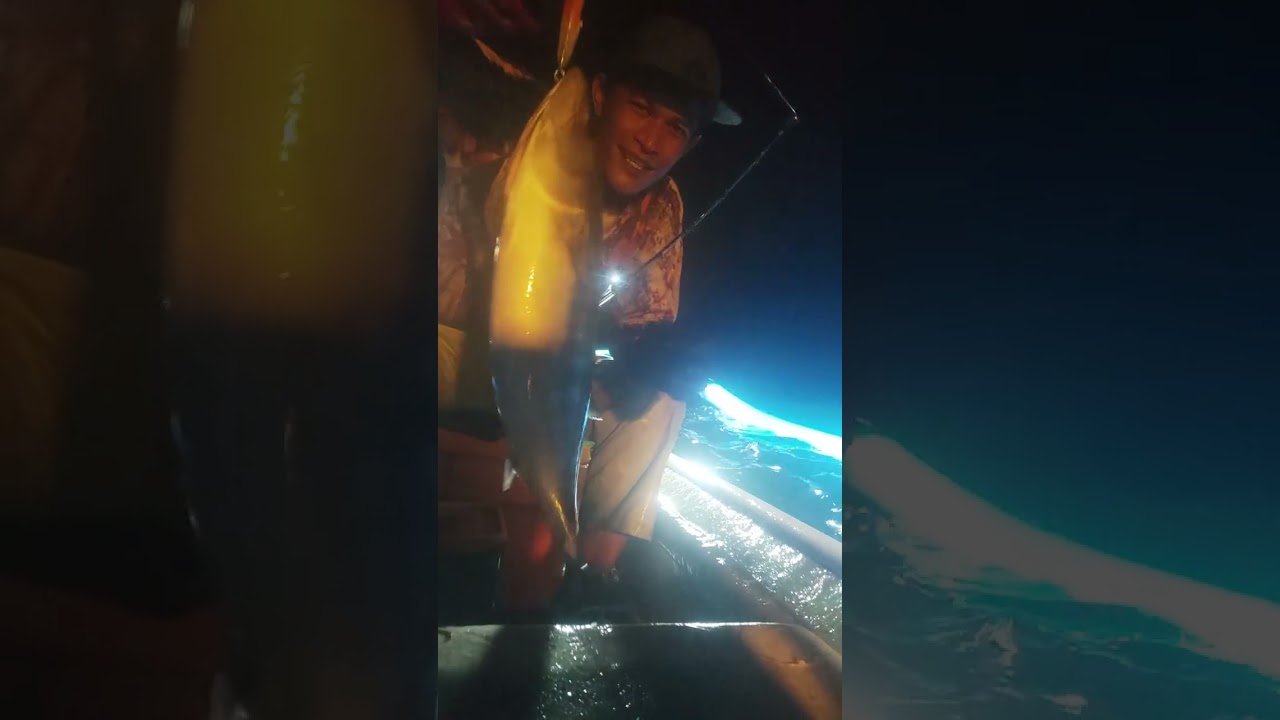 Pesta strike menguras keringat