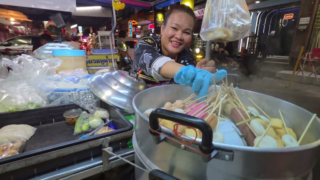 🇹🇭 WE HAD TO CHANGE HOTELS IN PATTAYA THAILAND AND FOUND SOME STREET FOOD