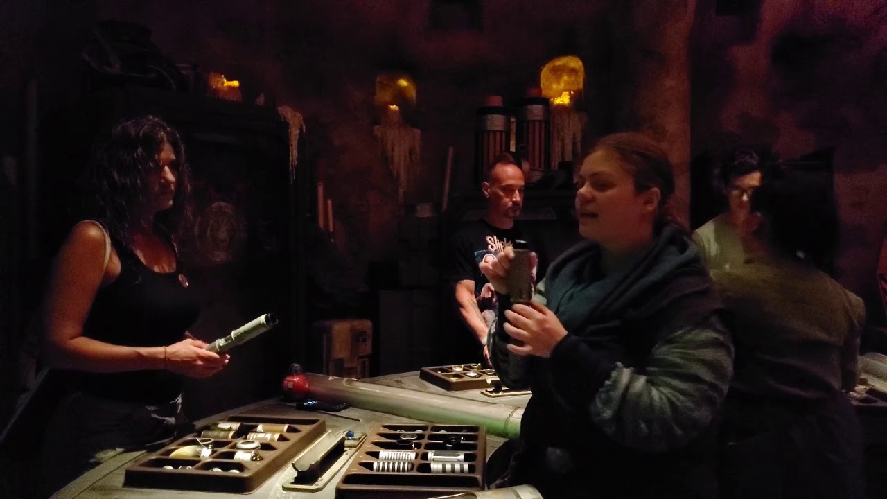 Savi's Workshop - Full Lightsaber Build - Galaxy's Edge Hollywood Studio's