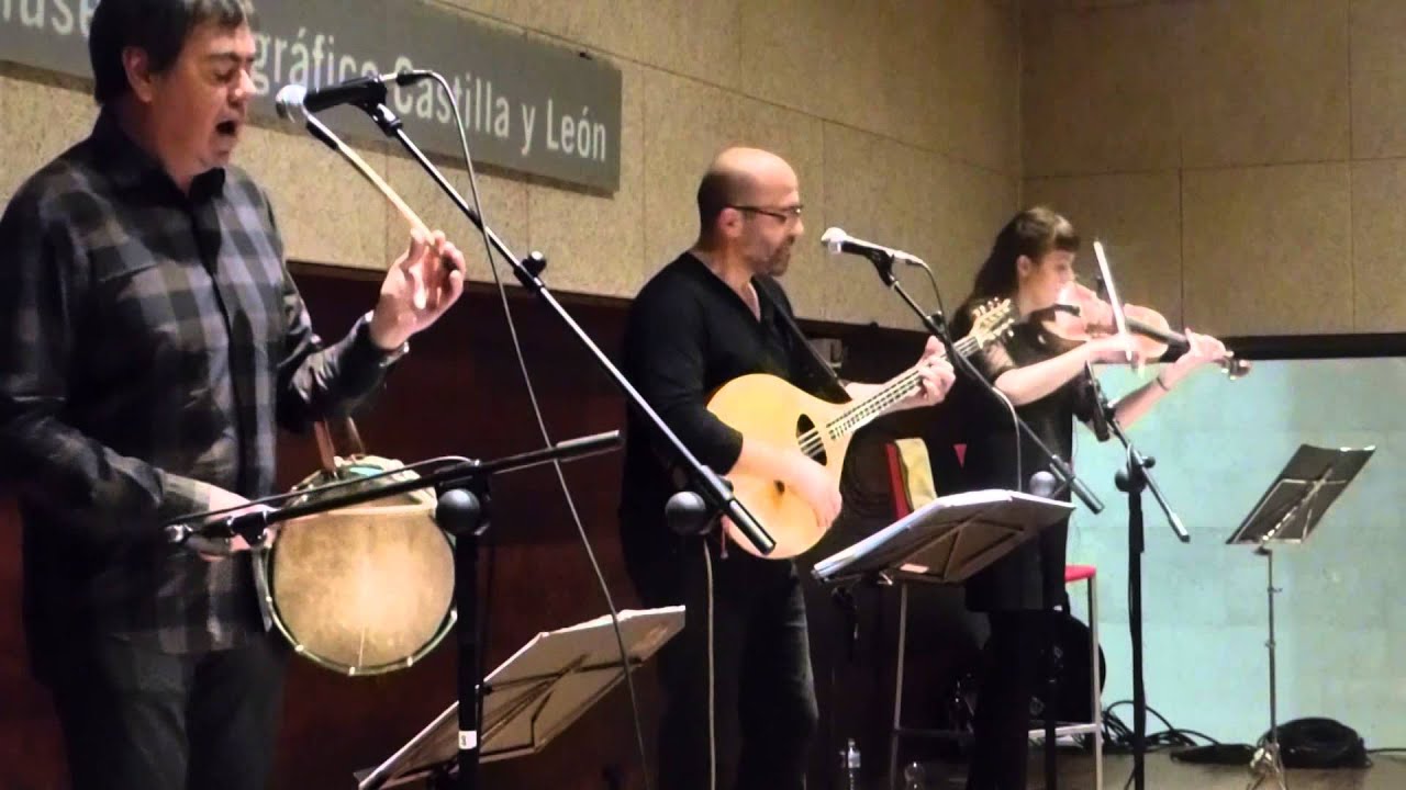 J y M en el Etnográfico 5 Los Charafallos