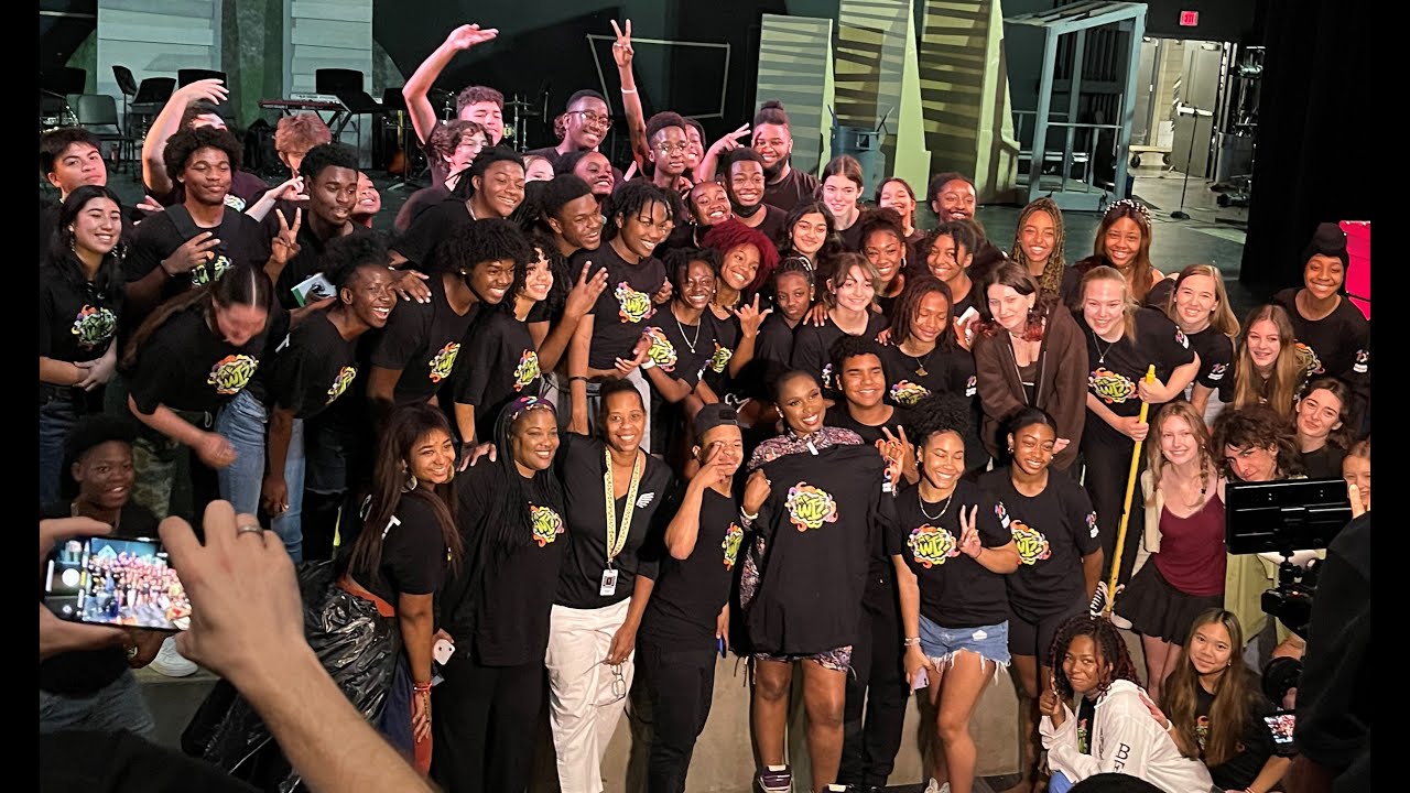 Jennifer Hudson surprises Booker T. Washington performing arts students with visit