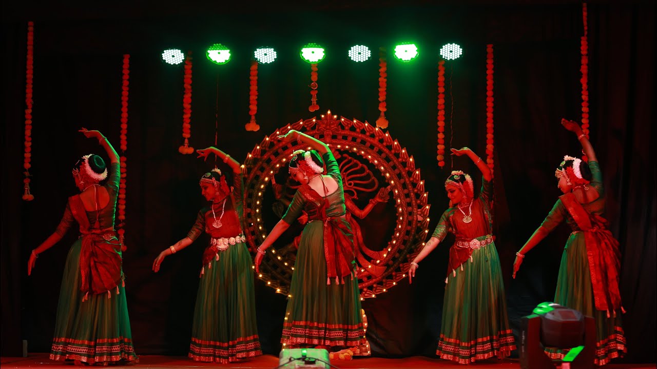 Dwadasiyil | Megharagam | Manassil mithunamazha | Stage performance | Semiclassical dance cover