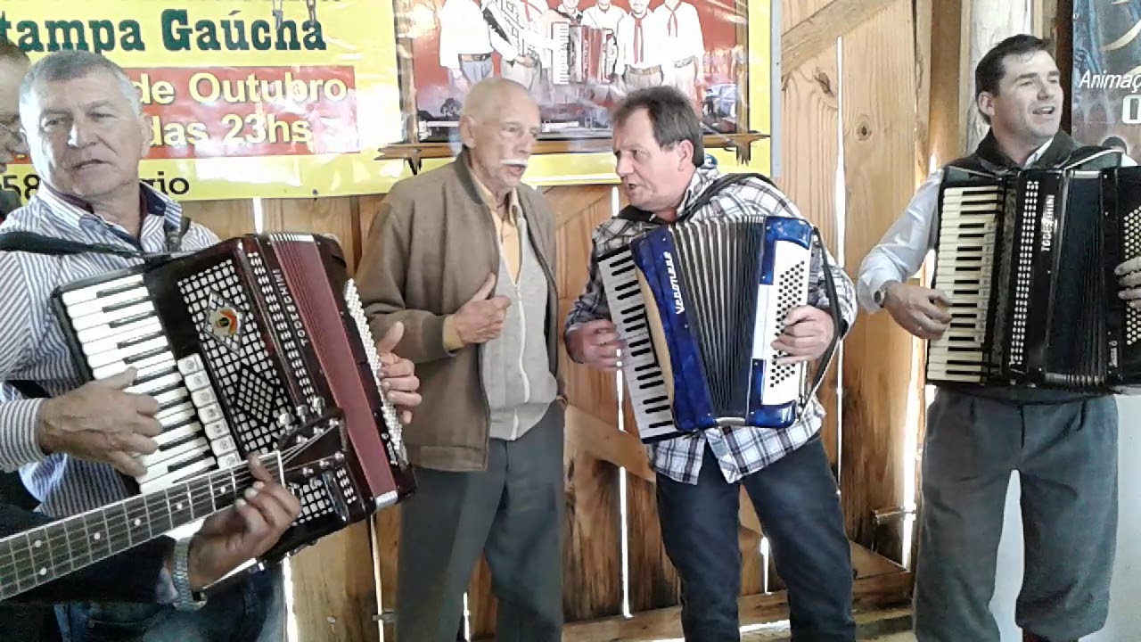 Fazenda Bertussi, com seu Adelar. Eternas lembranças...Morena linda .