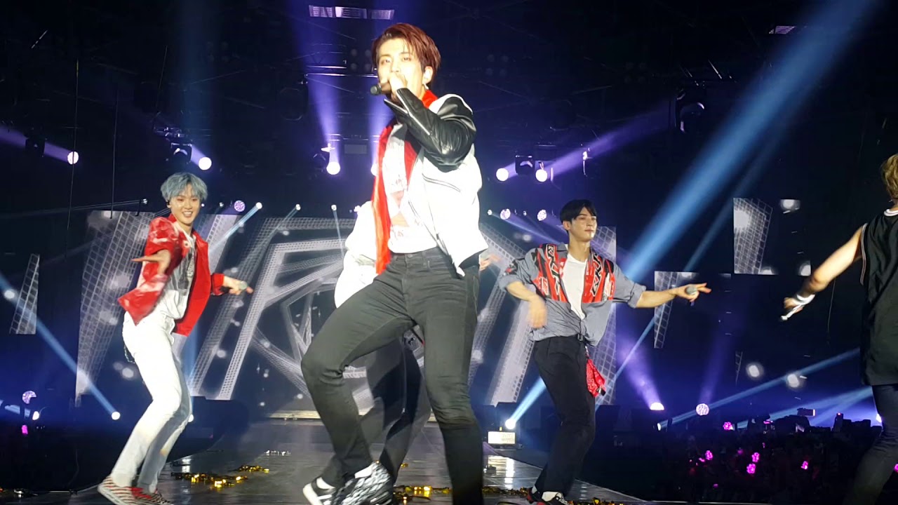 (FANCAM) 27042019 ( 숨가빠  + 숨바꼭질) ASTRO The 2nd ASTROAD to Bangkok [STARLIGHT])