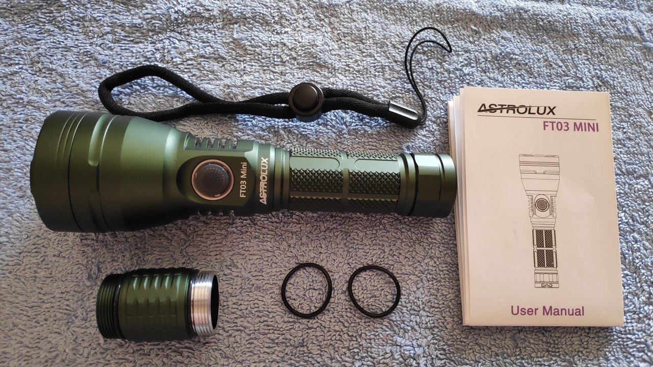 Astrolux FT03 Mini SST40 Flashlight - Unboxing & Outdoor Test