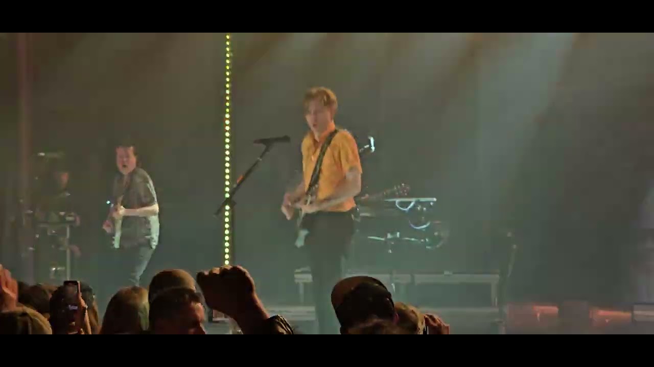 Franz Ferdinand - Live in Vancouver. Take me out
