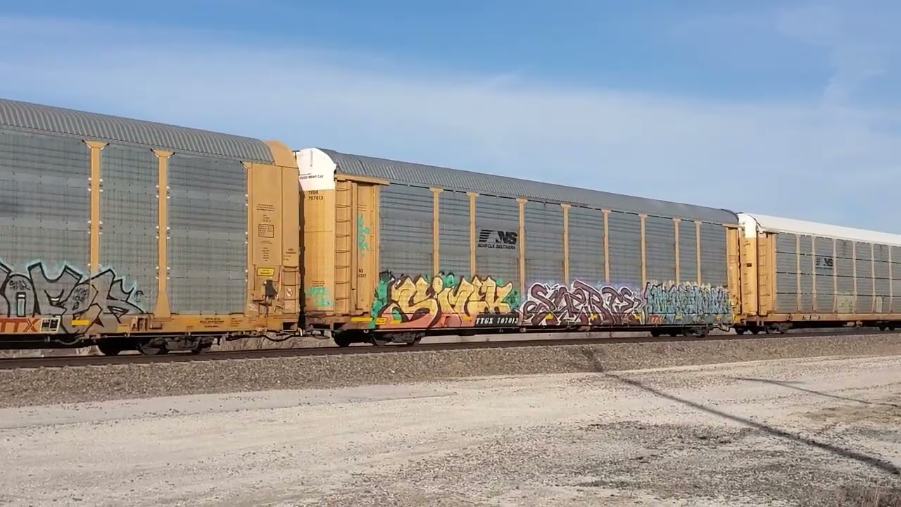 WB MNSNP at California Junction, Iowa
