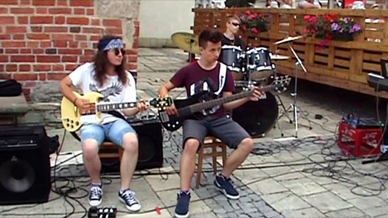 Róże Europy - Jedwab - Cover Non Omnis (Starówka - Sandomierz)
