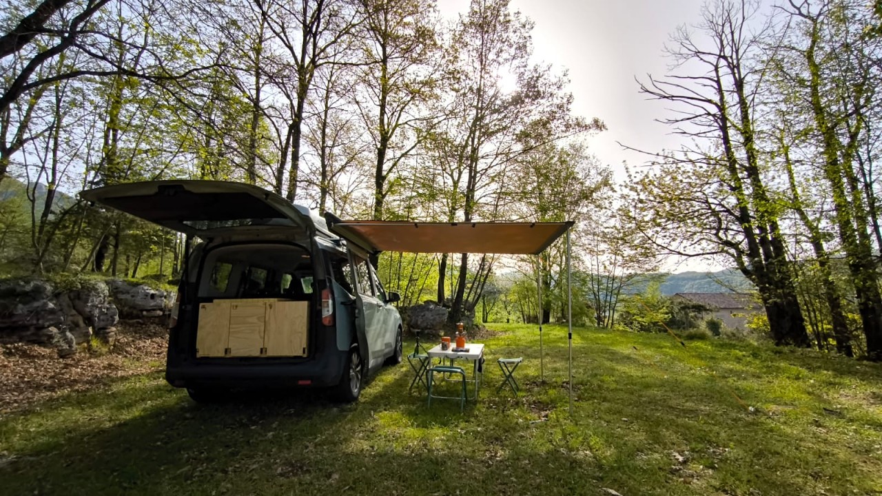 Camping Box DIY - Camperizzazione amovibile Ford Tourneo Courier
