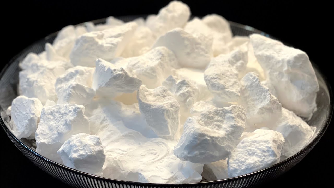 ASMR crunchy Baking soda #fyp #relaxing #crumbles