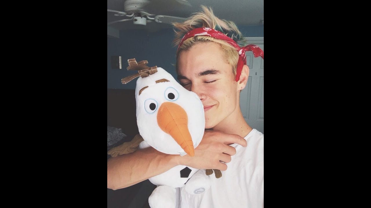 Kian Lawley (ALL VINES) (19 Minutes)★★